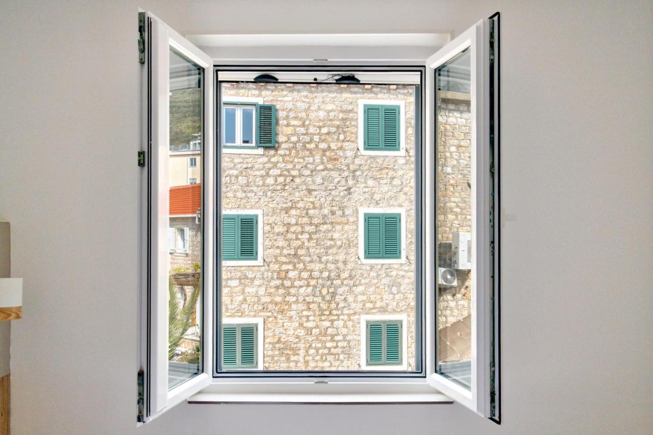 Symphony Apartments Street View Petrovac Exterior foto
